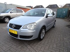 Volkswagen Polo - 1.4-16V Optive 5DRS AIRCO