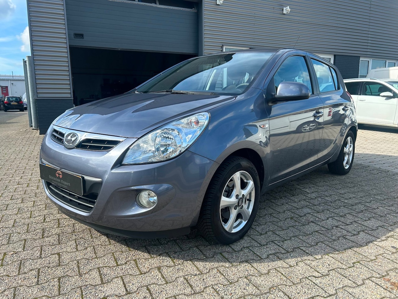 Hyundai i20 - 1.2i DynamicVersion Airco Trekhaak - AutoWereld.nl