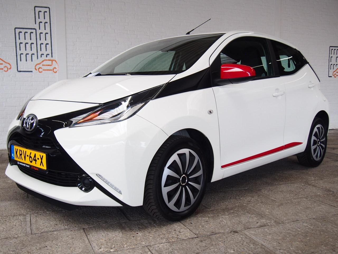 Toyota Aygo - 1.0 VVT-i x-play (APK:Nieuw) Incl.Garantie - AutoWereld.nl