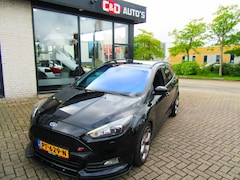 Ford Focus Wagon - 2.0 ST PERFORMANCE 2017 UNIEK SNEL