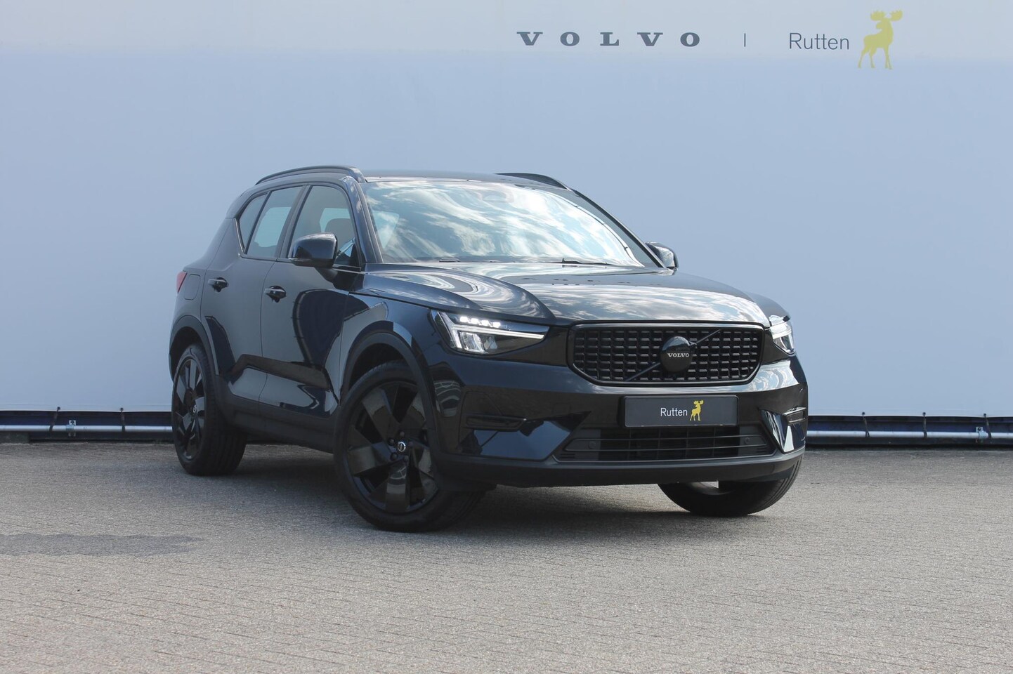 Volvo XC40 - B3 177PK Automaat Plus Black Edition Google infotainment / 20" lichtmetalen velgen / Getin - AutoWereld.nl