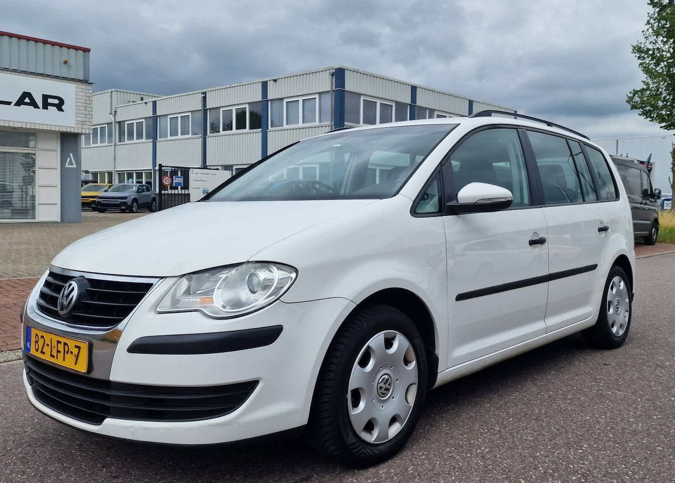 Volkswagen Touran - 1.4 TSI Trendline CNG AUT NAVI PSENSOR CRUISE - AutoWereld.nl