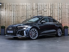 Audi RS3 - Limousine 2.5 TFSI Quattro *Pano*B&O*Head-Up*Camera*Massage