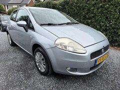 Fiat Grande Punto - 1.4 Dynamic | Airco | Cruise Control | LMV | Elekt. Ramen | Trekhaak | APK tot 15-04-2027