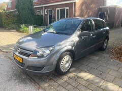 Opel Astra - 1.6 Essentia 5-DEURS AIRCO
