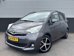 Toyota Verso S - 1.3 VVT-i Aspiration Panoramadak / LM velgen / Trekhaak / Climate control