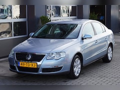 Volkswagen Passat - 1.6 Comfortl. NAP Clima/Cruise/APK 04-2027