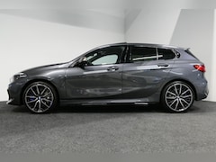 BMW 1-serie - M135i xDrive High Executive Edition / Orig. Nederlands / Panoramadak / Stoelverwarming / A