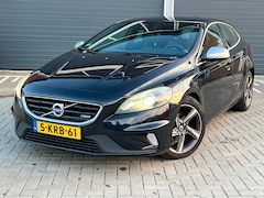 Volvo V40 - 1.6 D2 R-Design CLIMA XENON NAVI 1e EIGENAAR COMPLEET ONDERHOUDSHISTORIE RIJD SCHAKELT ALS