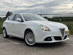 Alfa Romeo Giulietta - 1.4 T Distinctive 170PK Super netjes