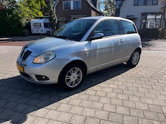 Lancia Y(psilon) - Ypsilon 1.4 Oro Airco LM APK Rijd goed inruilkoopje