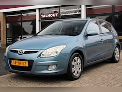 Hyundai i30 - 1.6i Dynamic / AIRCO, 5 DEURS, AUX