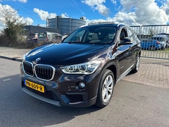 BMW X1 - SDrive18d AUTOMAAT XENON/PANO/NAVI/HEADUP