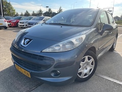 Peugeot 207 - 1.4-16V XT