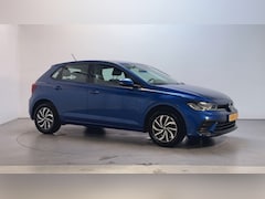 Volkswagen Polo - 1.0 TSI Life Parkeersensoren Navigatie Trekhaak App-Connect DAB+