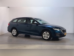 Skoda Octavia Combi - 1.0 e-TSI DSG Ambition Navigatie Trekhaak Parkeersensoren App-Connect DAB+