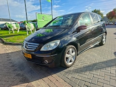 Mercedes-Benz B-klasse - 150 / Hoge instap / APK september 2027