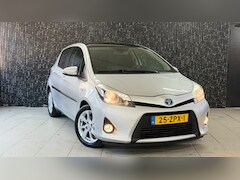 Toyota Yaris - 1.5 Full Hybrid Dynamic Pano | Navi | Camera | Leer