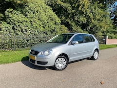 Volkswagen Polo - 1.4-16V 80PK Optive 5-Deurs, Airco, NAP