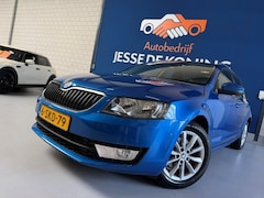 Skoda Octavia Combi - 1.2 TSI Greentech Ambition Businessline/ bj.2013 / climate / trekhaak / sportvelgen / NAP