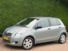 Toyota Yaris - 1.3 VVTi RIJDT NIEUW/LAGE KM/APK 8-2027/5DRS