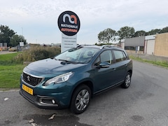 Peugeot 2008 - | 2017 | 1.2 PureTech 110 Blue Lion | Pano | Trekhaak | NAP