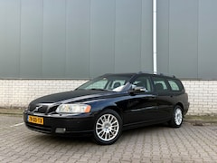 Volvo V70 - 2.4 D5 Edition Sport-5 cilinder-Stoelverwarming-Leer-Trekhaak