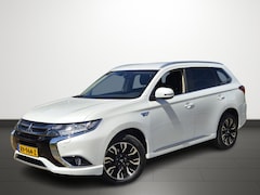 Mitsubishi Outlander - 2.0 PHEV Premium Apple Carplay & Android auto | Stuurverwarming | Blind Spot