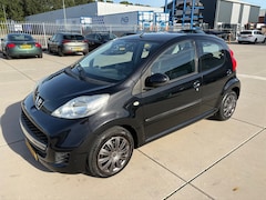 Peugeot 107 - 1.0-12V XS Automaat Zwart Navi BT Van Oma 1941