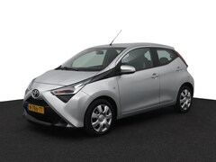 Toyota Aygo - 1.0 VVT-i x-play | Groot scherm multimedia | Airco | Parkeercamera |
