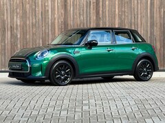 MINI 5-Deurs - 1.5 Cooper Classic / Led / Half leder / Camera / Apple Carplay /