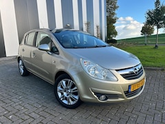 Opel Corsa - 1.2-16V Cosmo Nw APK-Airco-Cruise-Lmv-Elekpakket