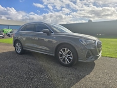Audi Q3 - 35 TFSI S Line | Start Stop | Keyless go | Navigatie | Stoelverwarming | Pre Sense | PDC |