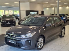 Kia Rio - 1.2(4 cil) Bluetooth/PDC/Cruise/Stoel+Stuurverw