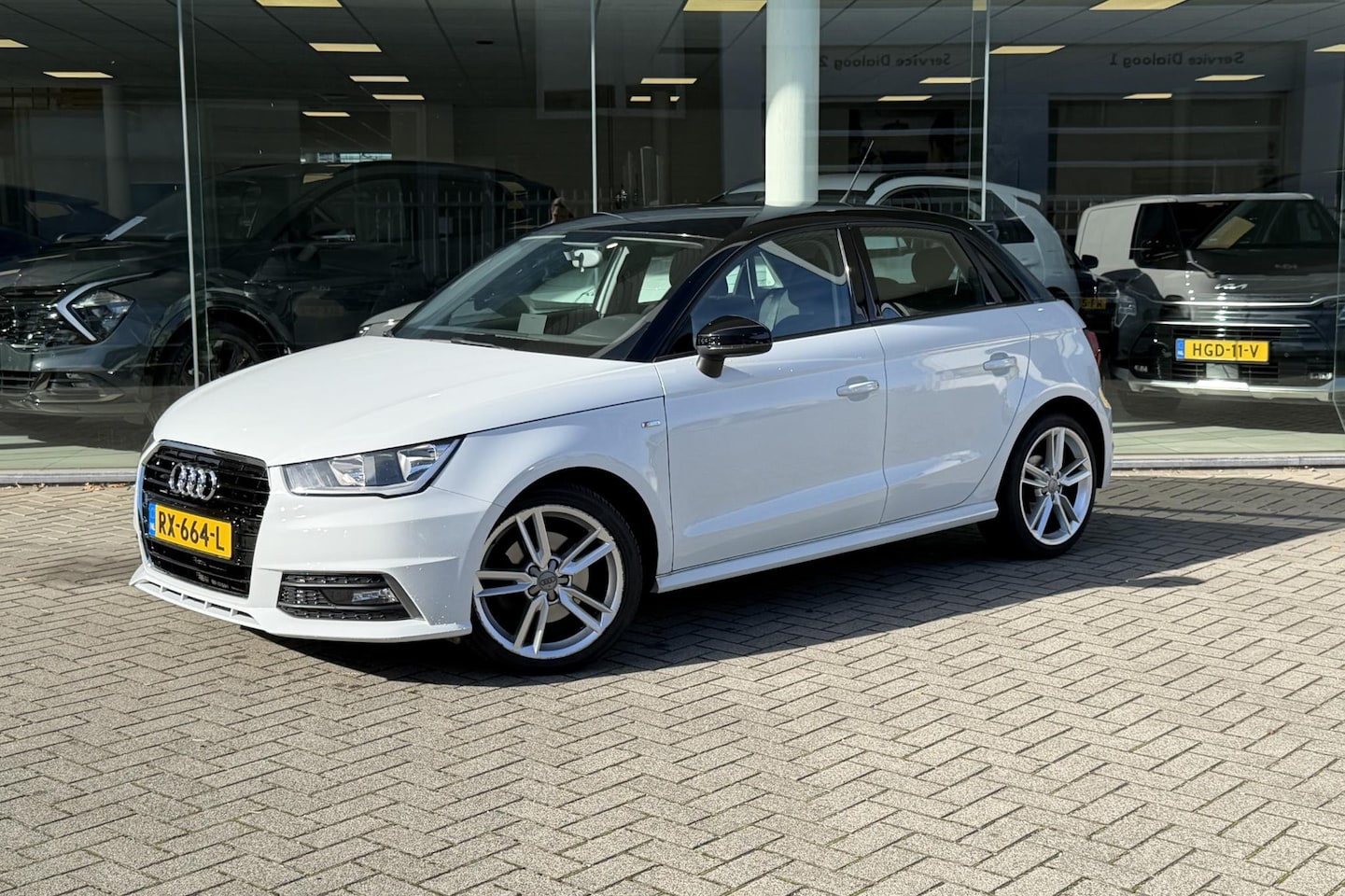 Audi A1 Sportback - 1.4 TFSI Adrenalin | 4 Cilinder | 125 PK | Nav | Cruise | Stoel Verw. | - AutoWereld.nl