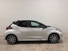 Toyota Yaris - 1.5 Hybrid 130 GR SPORT Pano Camera Cruise Clima