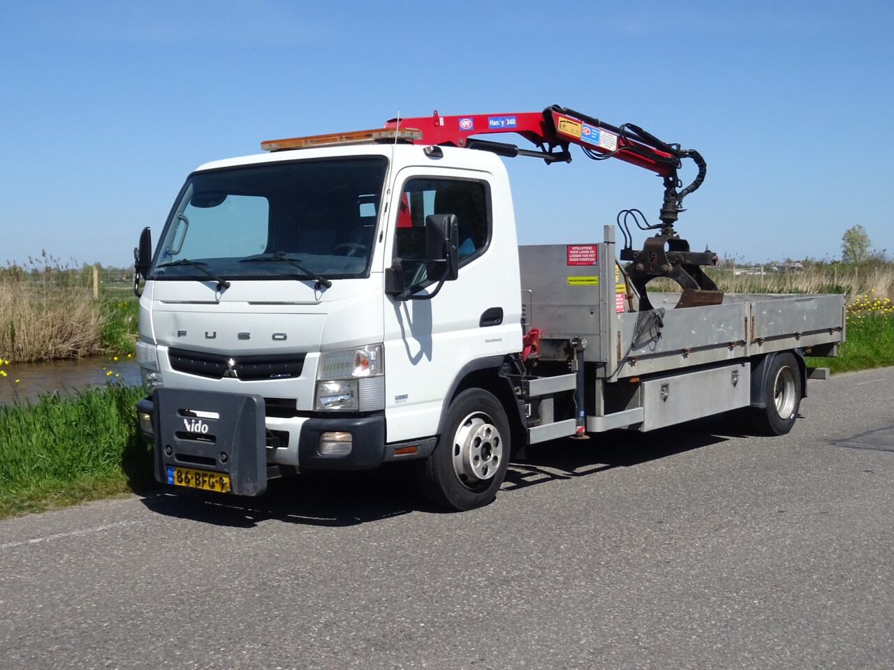 Mitsubishi Canter - Fuso * LAADKRAAN handy 340 * EX GEMEENTE * KRAANAUTO !! - AutoWereld.nl