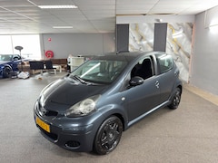 Toyota Aygo - 1.0-12V Access Apk Nieuw, Airco, Carplay, Bluetooth, Navigatie, N.A.P, weinig kilometers,