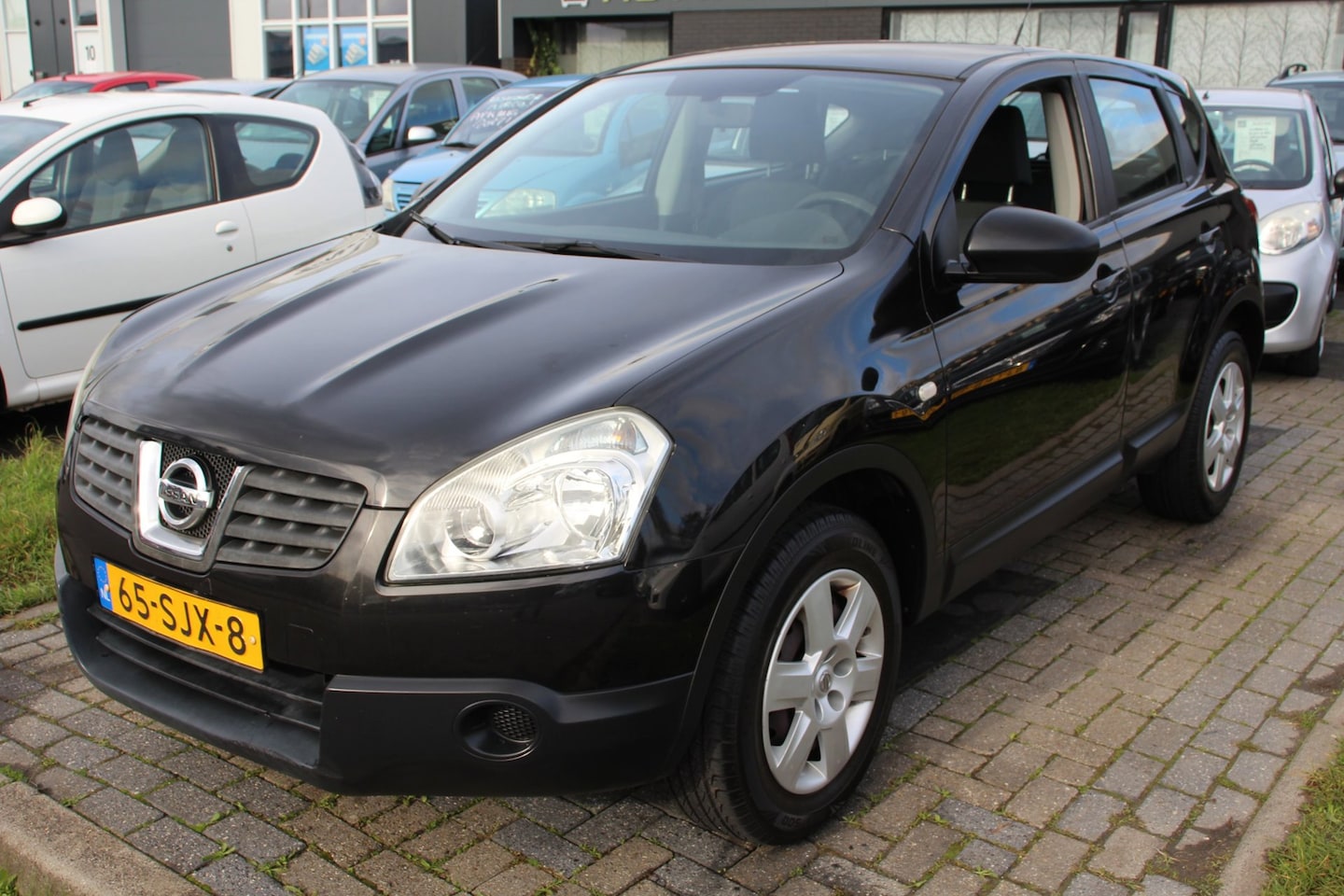 Nissan Qashqai - 1.6 Visia Airco Cruise Lage kmstand APK 2027 - AutoWereld.nl