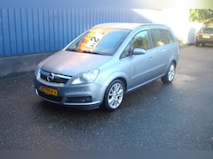 Opel Zafira - 2.2 Cosmo, Trekhaak, 7 persoons, Airco