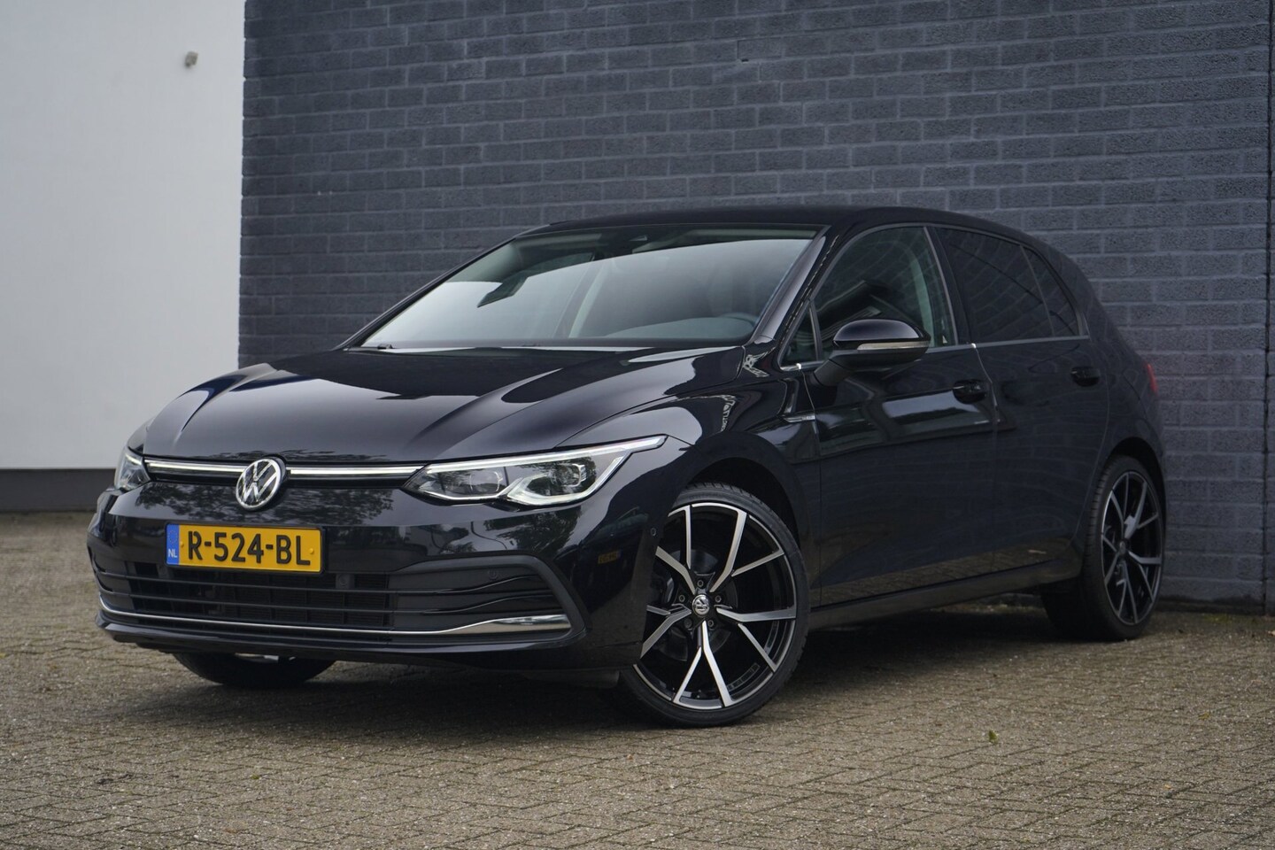 Volkswagen Golf - 1.5 eTSI R-Line 1.5 eTSI R-Line 150pk, Hybride, 19", Carplay - AutoWereld.nl