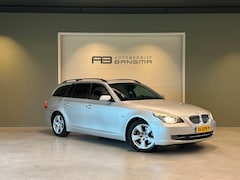 BMW 5-serie Touring - 523i AUTOMAAT BUSINESS LINE EDITION II uitv|CLIMA AIRCO|NAVIGATIE|TREKHAAK|LM-VELGEN|ADAPT