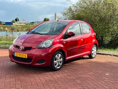 Toyota Aygo - 1.0-12V Aspiration Red Airco/Nap/Car Play