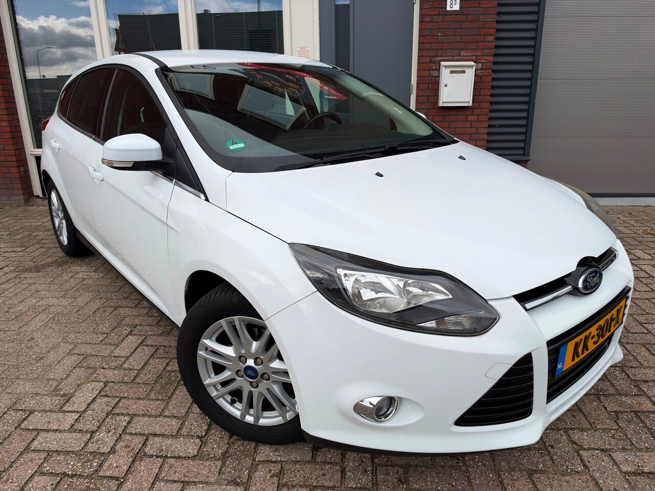 Ford Focus - 1.6 TI-VCT Titanium / AUT / Clima / PDC / Stoelverwarming - AutoWereld.nl