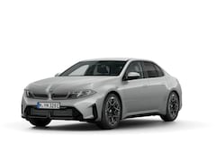 BMW i3 - 50 xDrive | First Edition | M Sportpakket | Verlichte Iconic Glow Grille | Harman Kardon