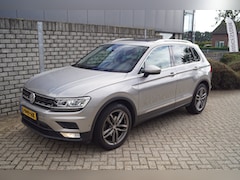 Volkswagen Tiguan - 1.4 TSI ACT High Line Autom Panodak Leder Stoelverw Navi Camera Clima Adaptieve Cruise 2x