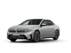 BMW i3 - 50 xDrive | First Edition | M Sportpakket | Panoramadak | Trekhaak | Harman Kardon | Verli