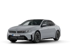 BMW i3 - 50 xDrive | First Edition | M Sportpakket | Harman Kardon | Panoramadak | Trekhaak | Verli