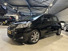 Toyota Yaris - 1.3 VVT-i Aspiration/Panoramadak/Navi/Dealer onderhouden