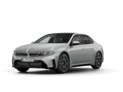 BMW i3 - 50 xDrive First Edition | M Sportpakket | Innovation Pack | Digital Pack | Harman Kardon